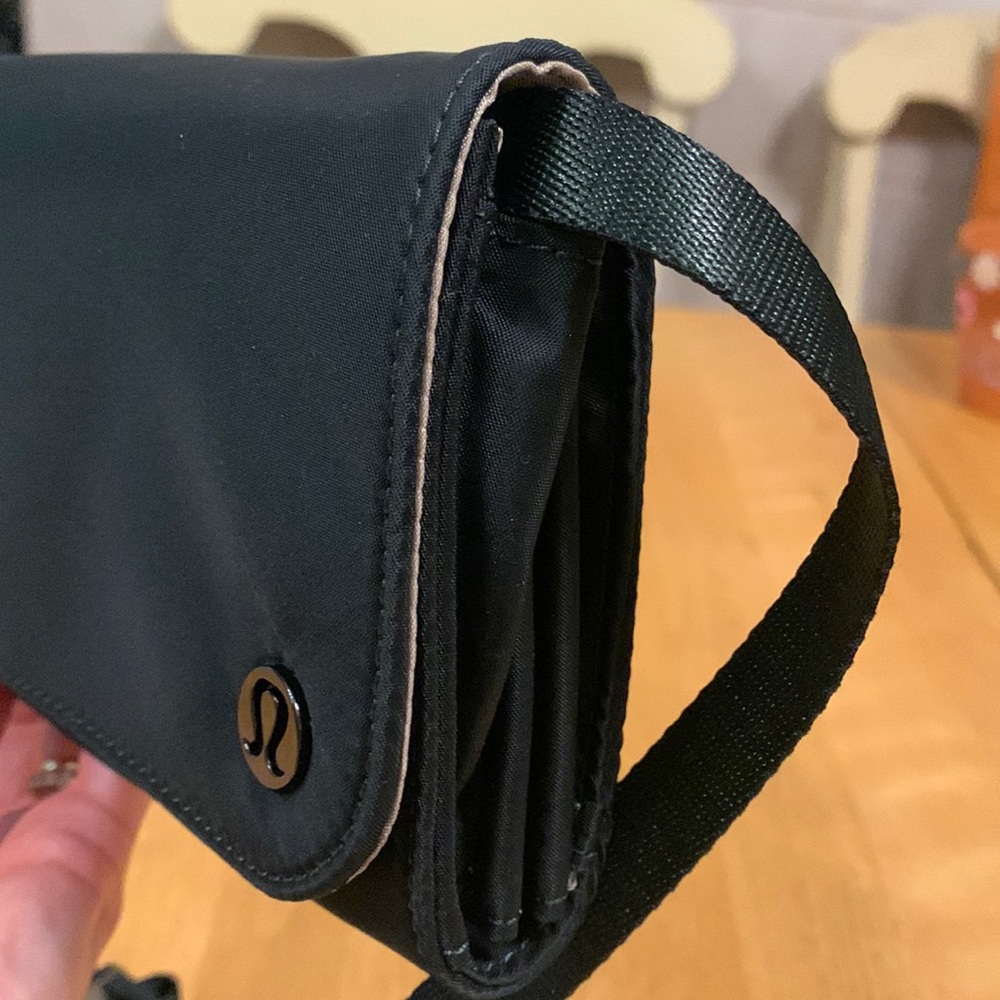 Lululemon Rainforest Green Wallet Clutch Crossbody